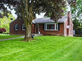 19 Fernandez Dr, New Windsor, NY 12553