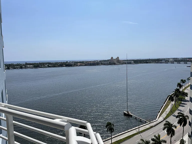 1551 N Flagler Drive Lph #17 — Photo 7