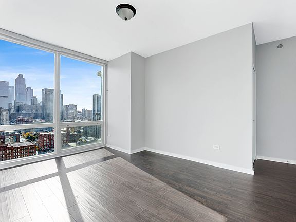 5th image of 757 N Orleans St #2004F