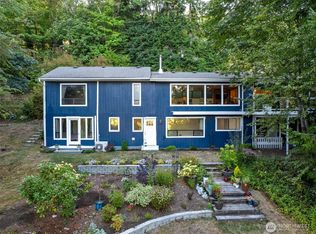 7119 Maxwelton Rd, Clinton, WA 98236