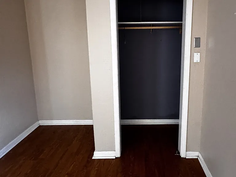 517 S Weed Blvd — Photo 4