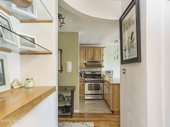 4th image of 495 E 7th St APT 4N
