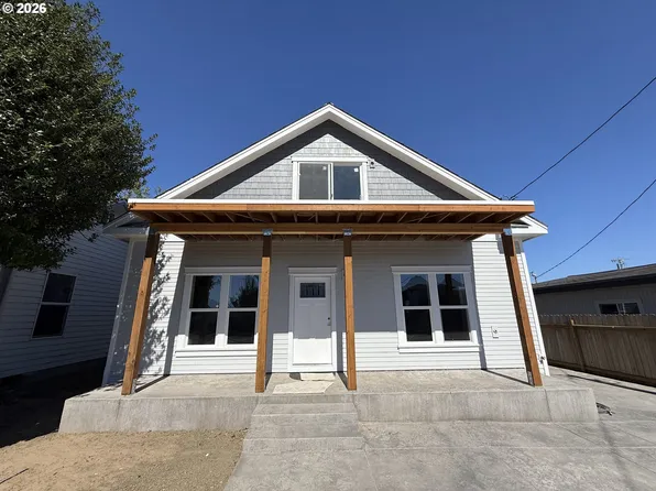 238 Oak St, Florence, OR 97439