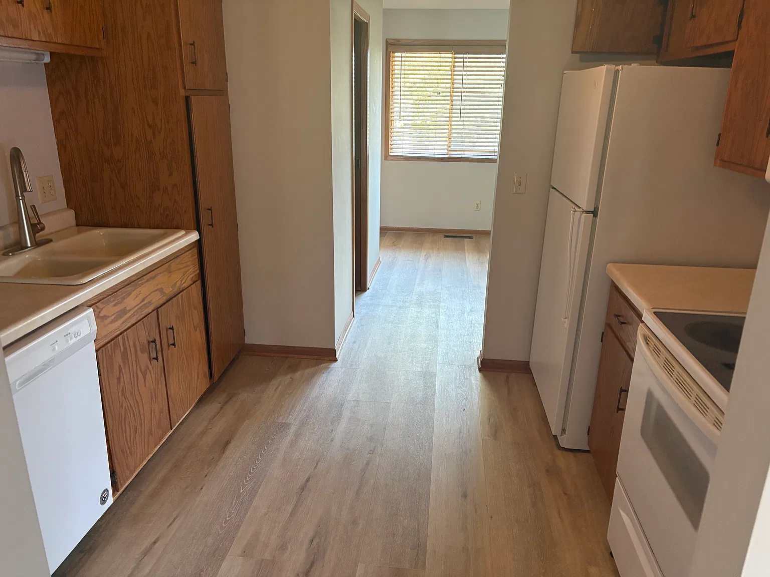 3 bed, 1504 sqft, $1,800 — Photo 4