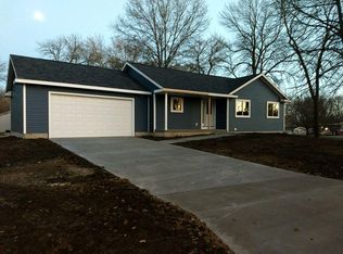 875 W N Ave, Nevada, IA 50201