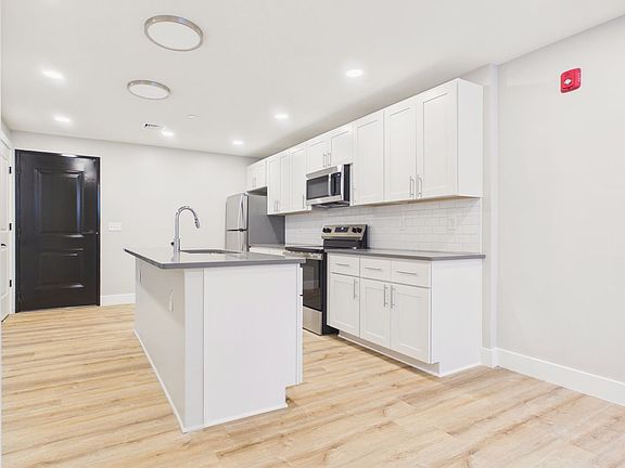 4th image of 1122 Green St #1-3