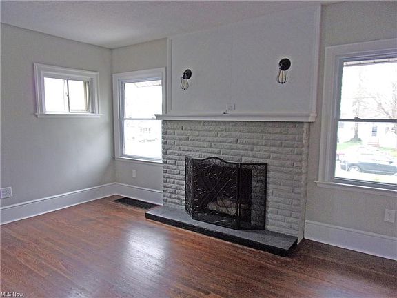 3rd image of 339 E Ford Ave