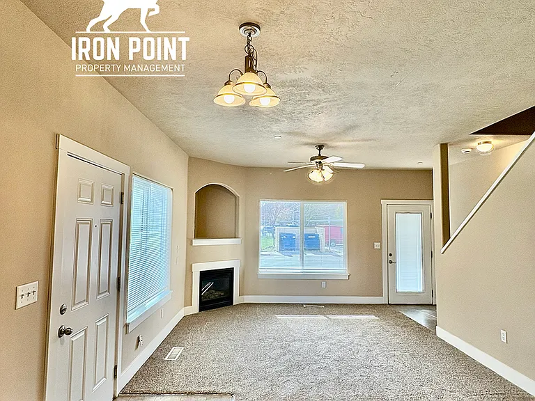 16661 N Profit Cir — Photo 1