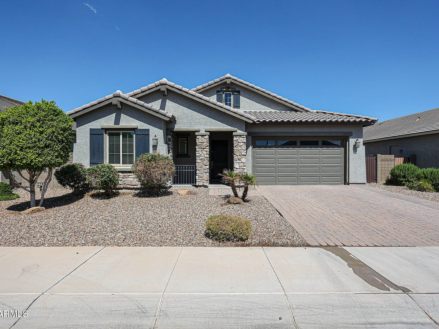 4 bed, 3.0 bath, 2476 sqft, $3,300 — Photo 1