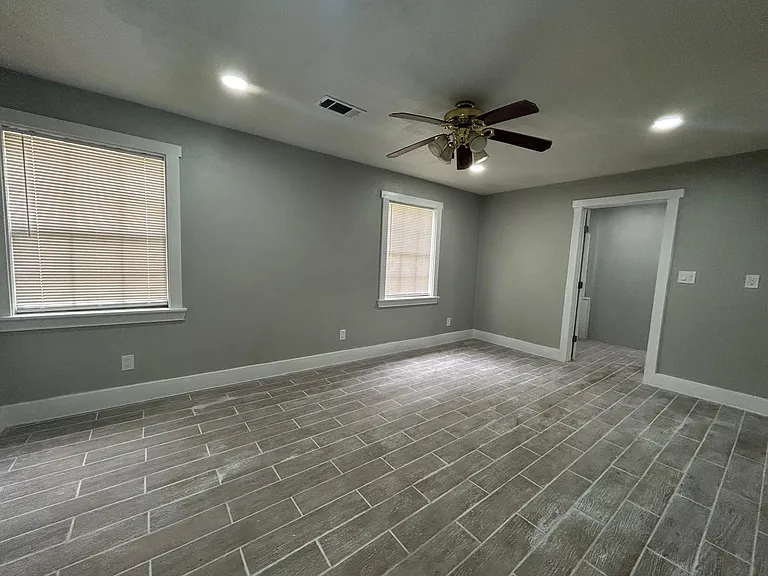 1008 Oak Hollow Pl — Photo 7