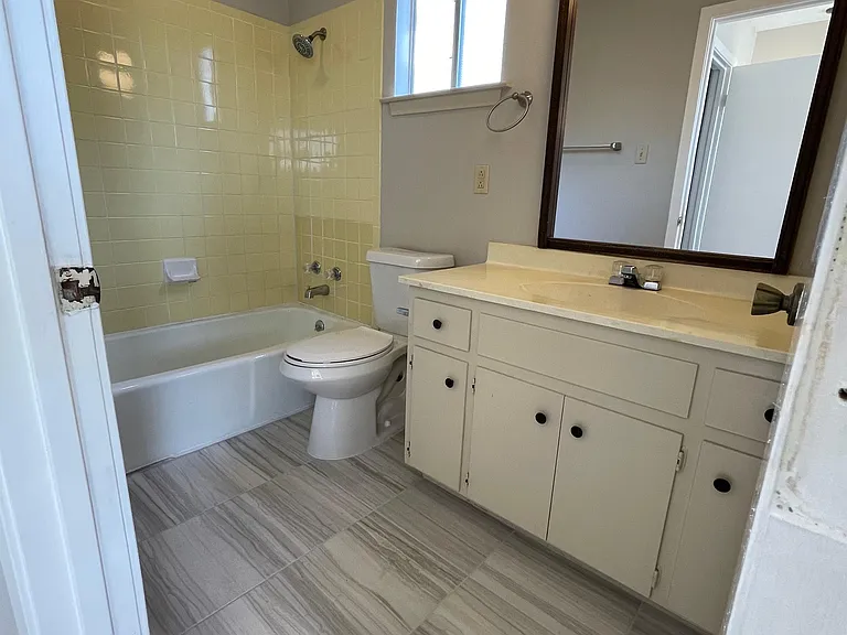 412 Blue Valley Dr — Photo 3