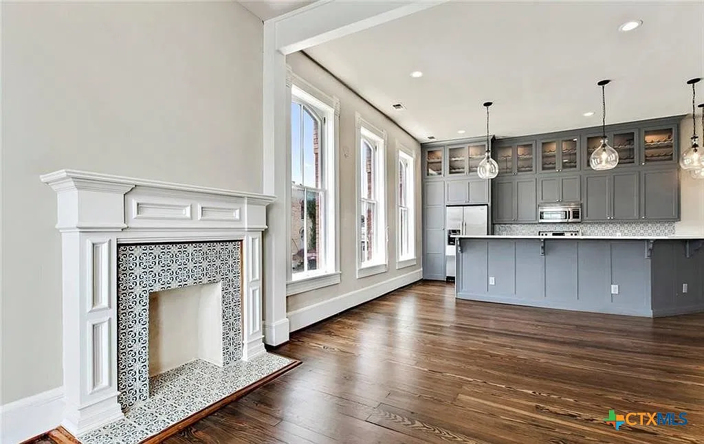 1 bed, 1.0 bath, 680 sqft, $1,695 — Photo 1