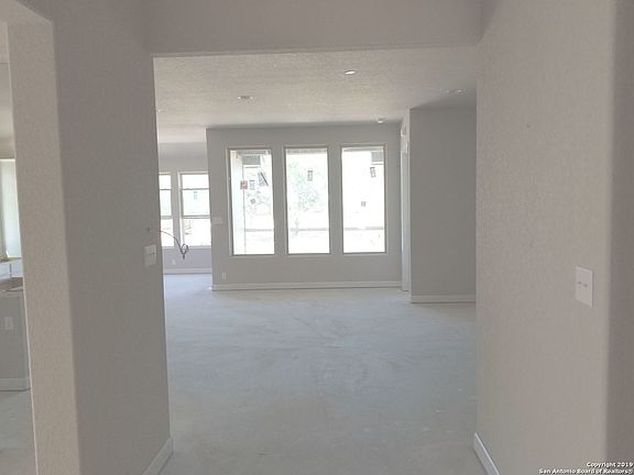 4th image of 1555 Founders Park