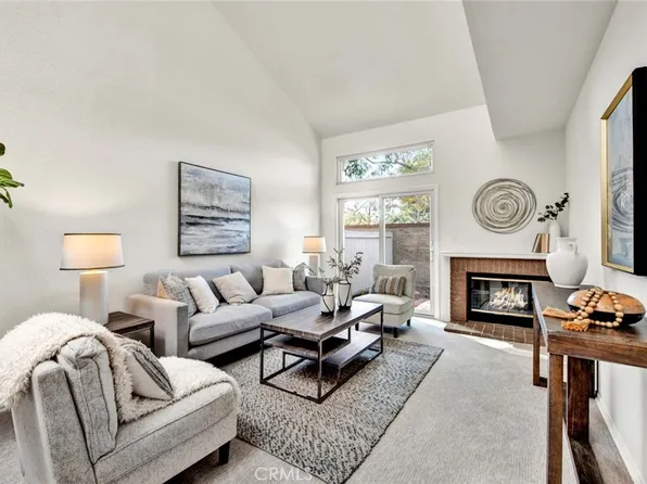 2186 Avocado Dr, Tustin, CA 92782