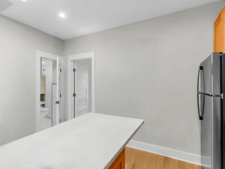 137 Calhoun St — Photo 9