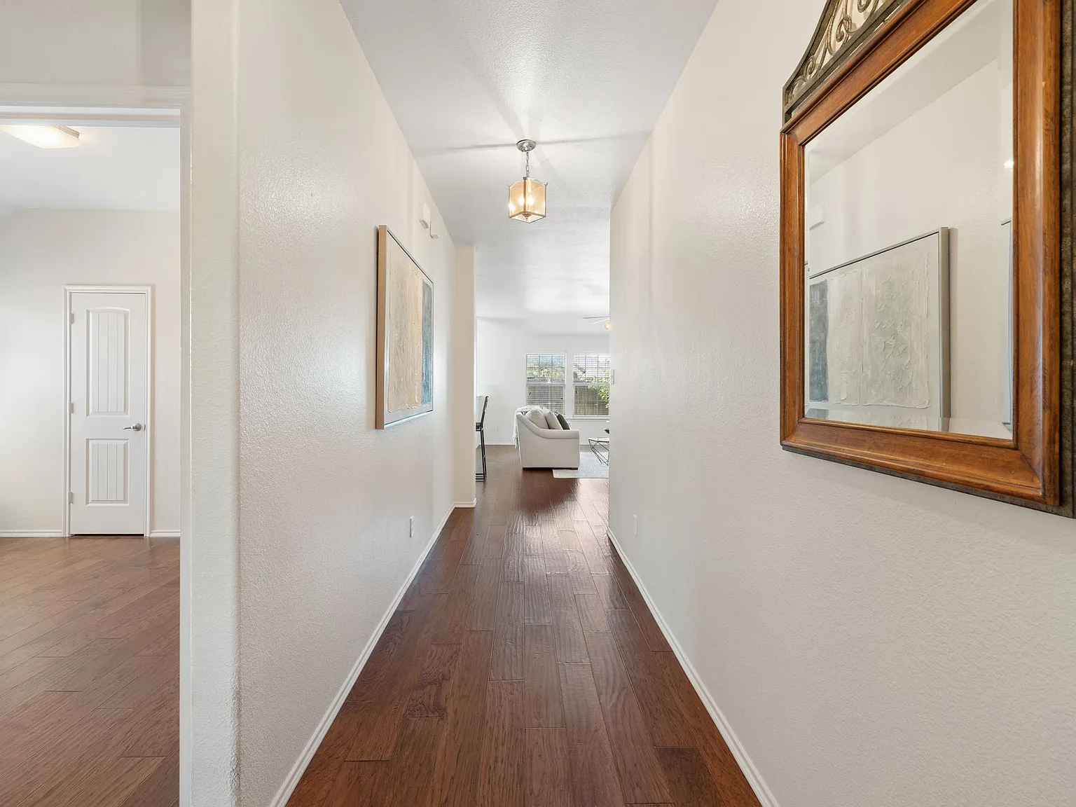 3 bed, 1842 sqft, $2,495 — Photo 4