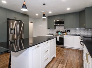 1322 Ridgeview Ln, Bismarck, ND 58501