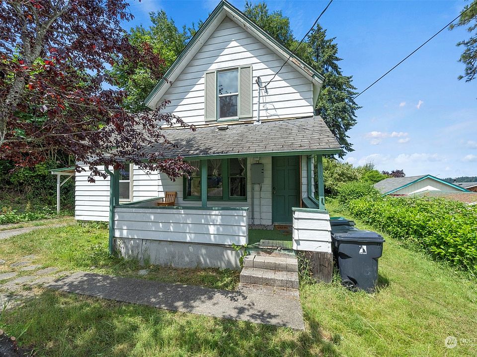 1st image of 916 Giles Avenue NW