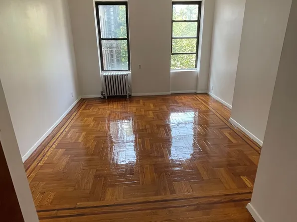 1585 1st Avenue image 1 of 7