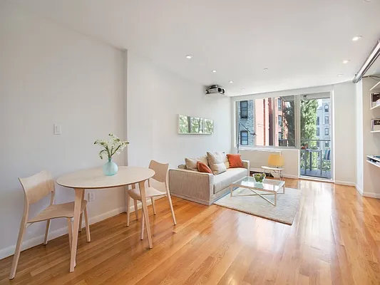 Sold by Sotheby's International Realty | media 14