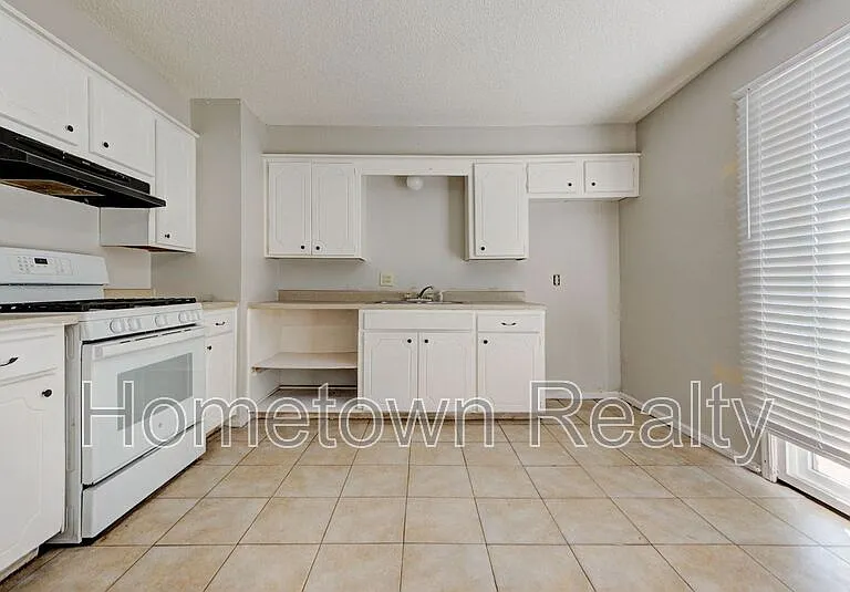 208 W Shadywood Dr — Photo 8