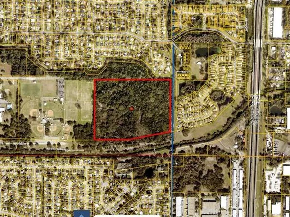 Armand Dr, Tampa, FL 33634