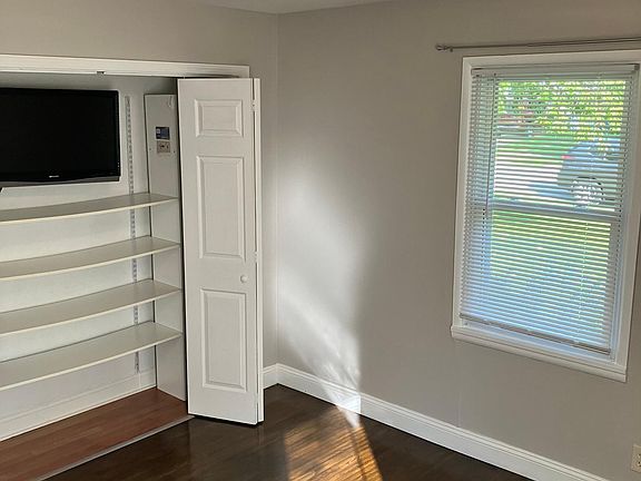 5th image of 1026 Leawood Dr
