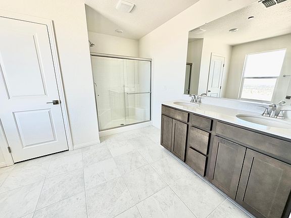 3rd image of 5596 Hillshire Dr