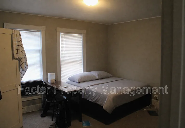 328 N 6th St #2 — Photo 12