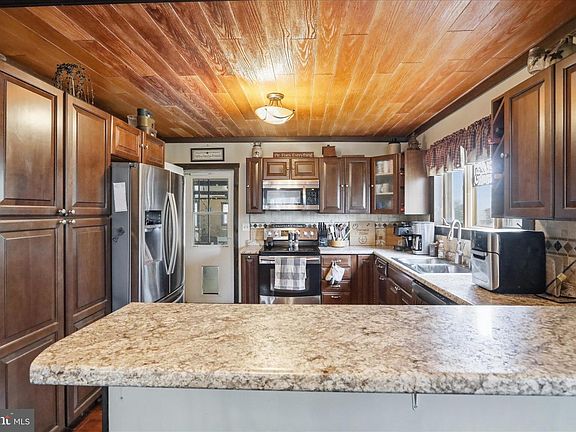 4th image of 520 Winifred Rd