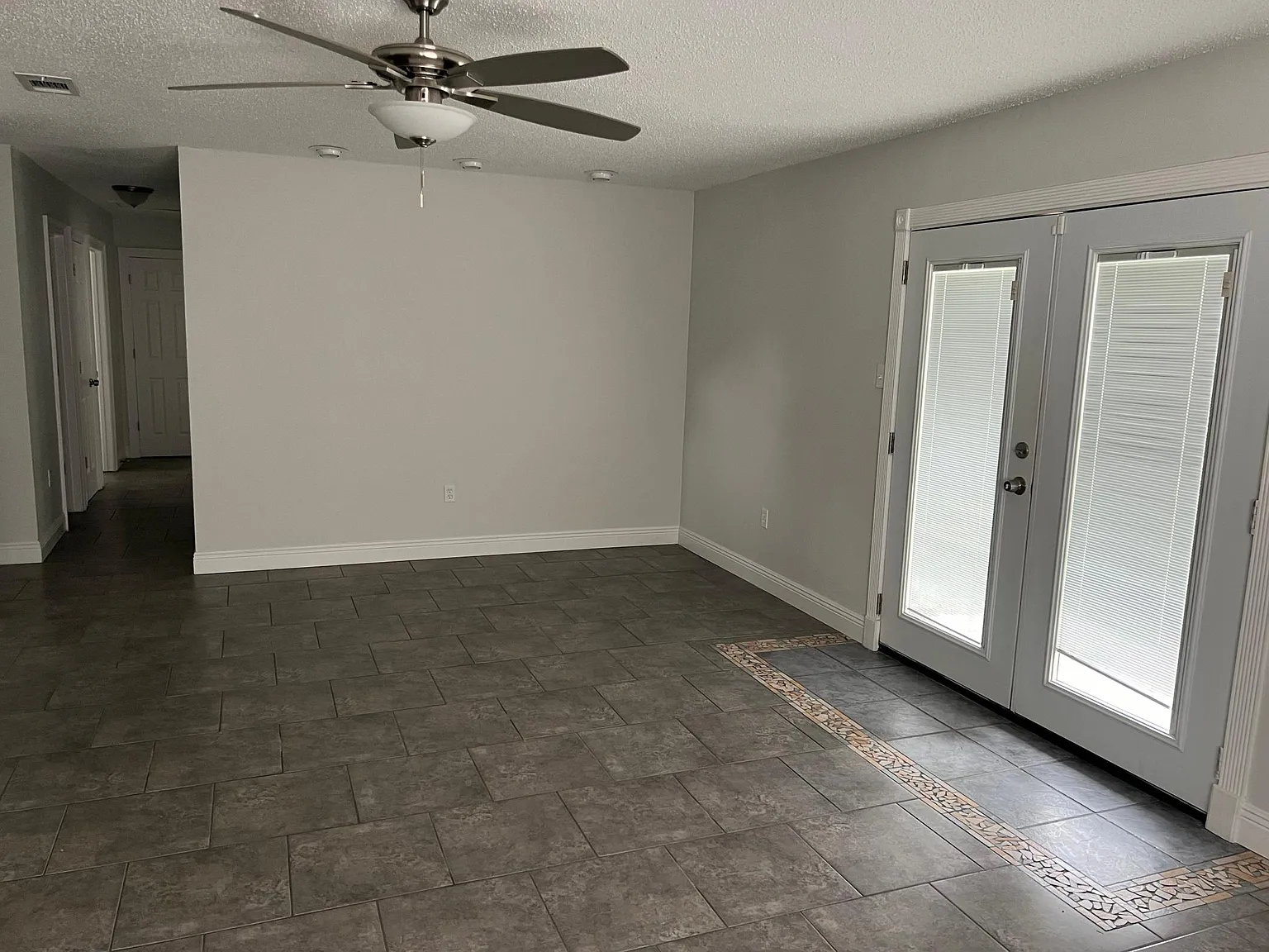 387 Fairway Dr — Photo 4