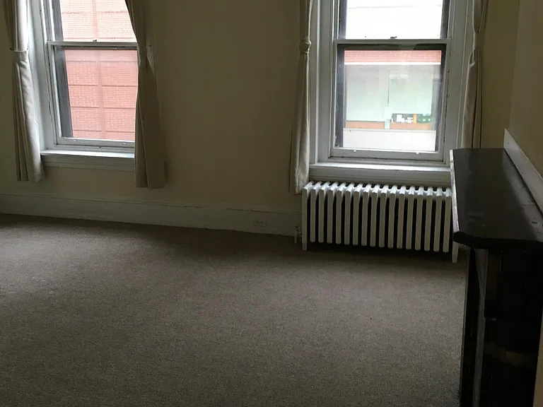 322 S 15th St #4F — Photo 5