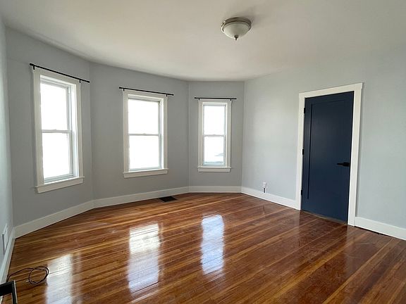 3rd image of 102 Lancaster St #1