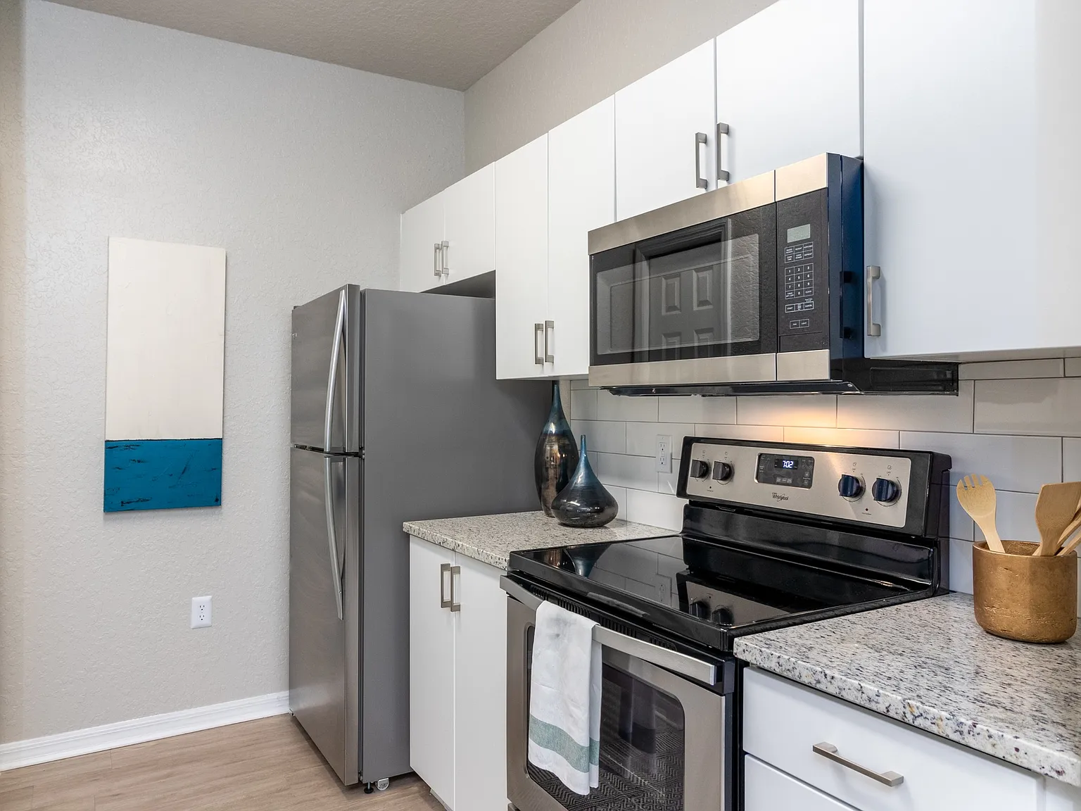 Lucerne at Lake Brandon Apartments — Photo 4