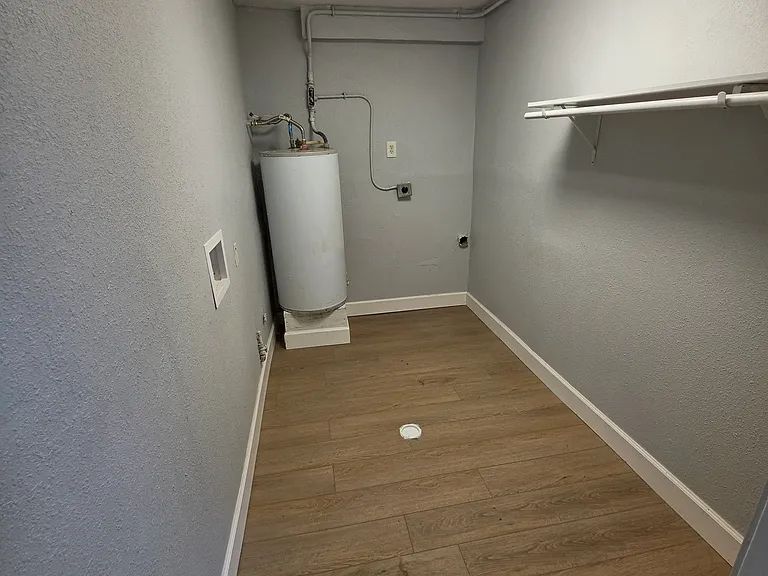 7706 Thurow St — Photo 15