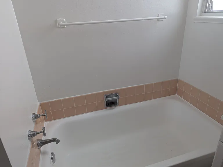 1323 N Olive Dr — Photo 58