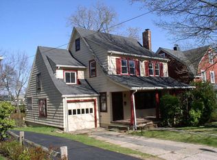 14 Bursley Pl, White Plains, NY 10605