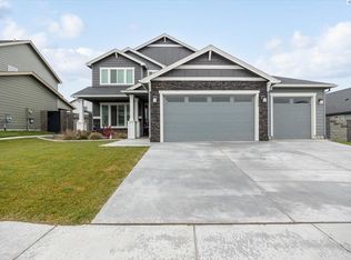 7892 Blanchard Loop, West Richland, WA 99353