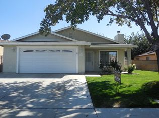 1042 E Avenue J10, Lancaster, CA 93535