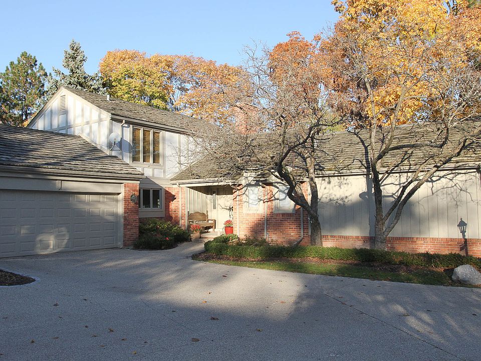 1st image of 3942 Maple Hill St E