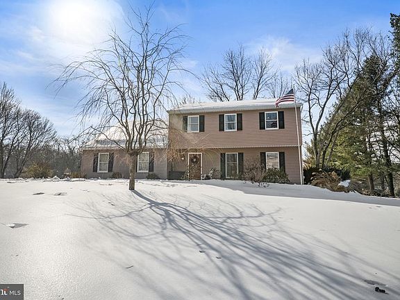 2nd image of 111 Briarwood Dr