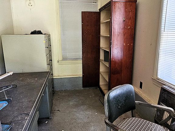 5th image of 309 Mcgwigan Street