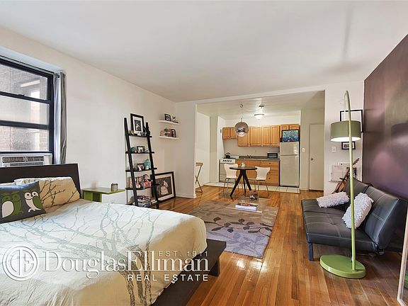 3rd image of 50 E 8th St APT 3M