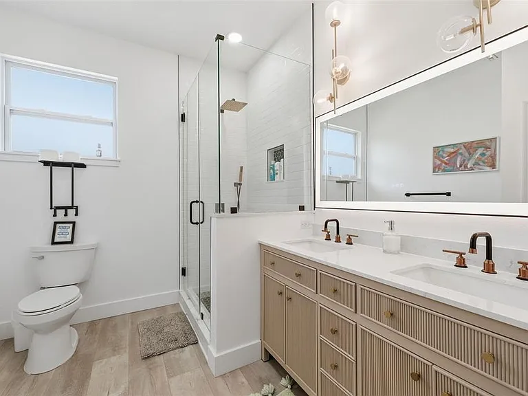 2075 Jewell Ave — Photo 31