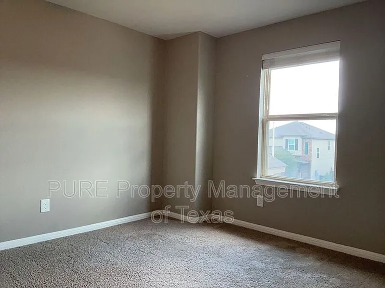 140 Earl Keen St — Photo 16