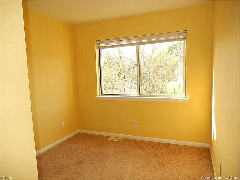 3813 Staffordshire Ln — Photo 2