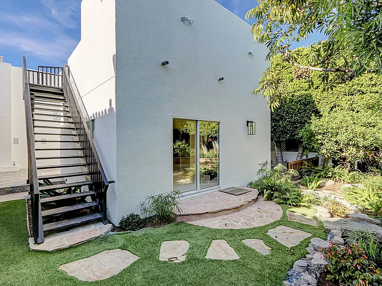 204 N Poinsettia Ave — Photo 44