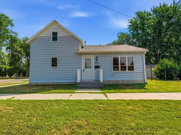 422 2nd St N, Wahpeton, ND 58075