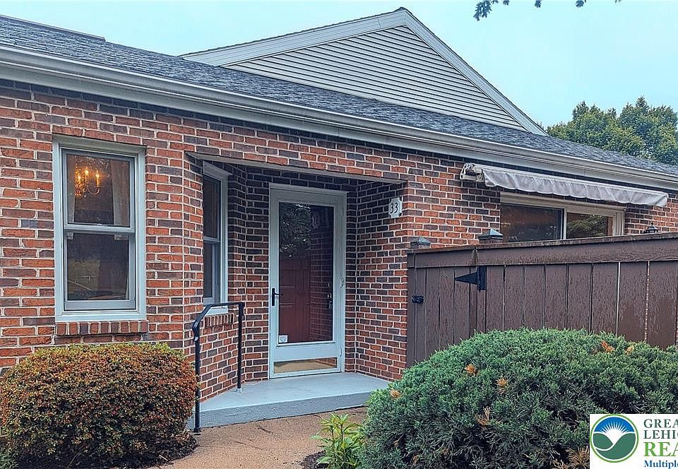 1st image of 33 Woodland Est
