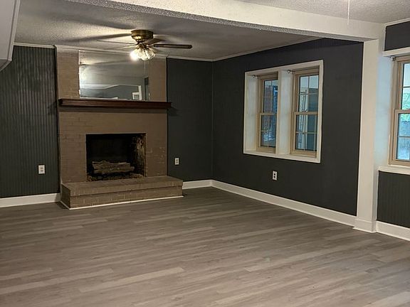 3rd image of 3826 Springhill Dr